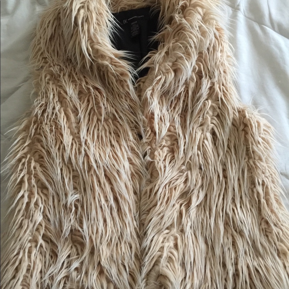 Vest - Picture 2 of 3